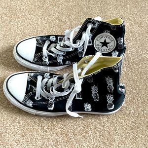 High top Pineapple printed Converse